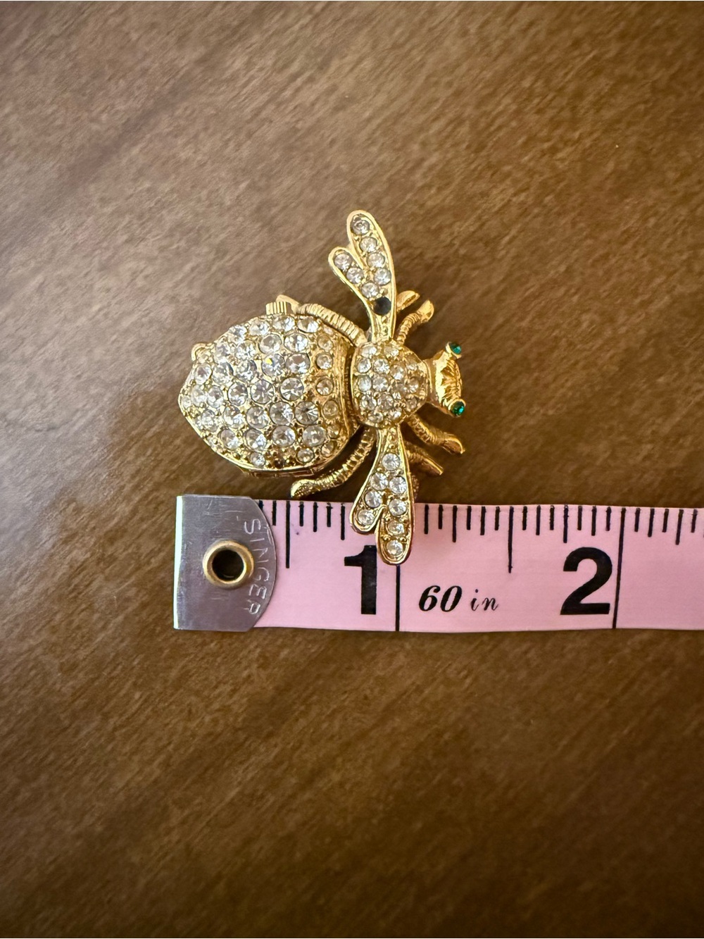 Vintage Joan Rivers Gold Tone Rhinestone Bee Brooch Pin & Queen Bee Watch Set - Picture 8 of 9